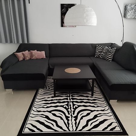 Ferienwohnung Am Sandstrand Omis Bagian luar foto