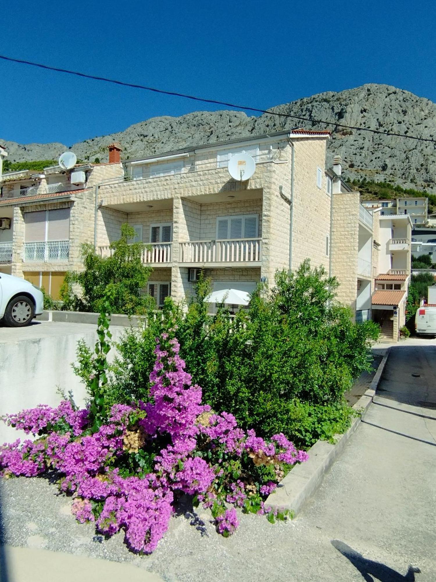 Ferienwohnung Am Sandstrand Omis Bagian luar foto
