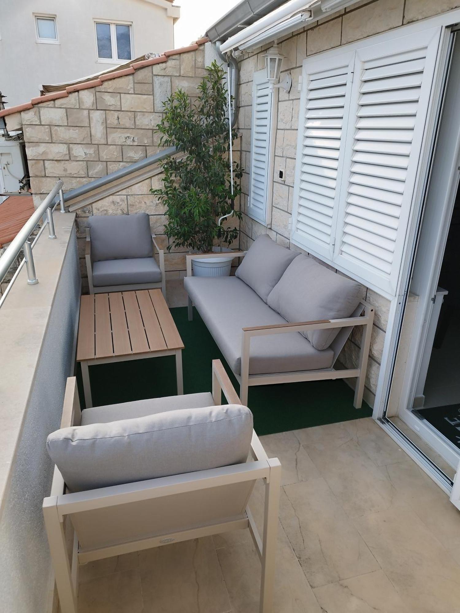 Ferienwohnung Am Sandstrand Omis Bagian luar foto
