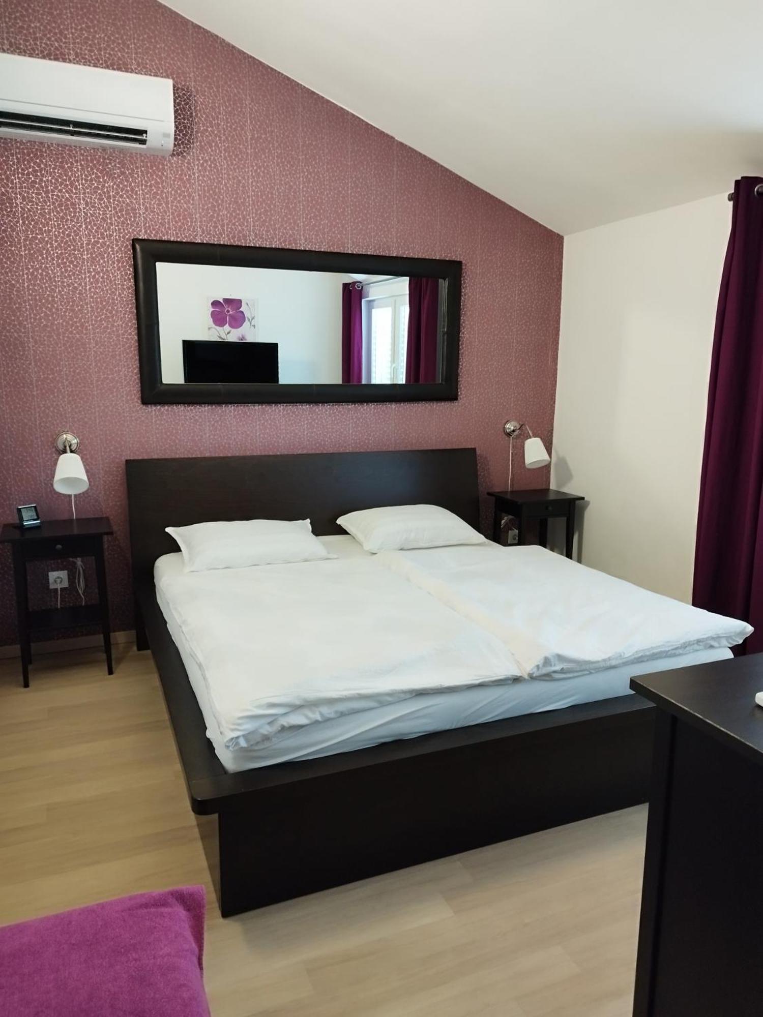 Ferienwohnung Am Sandstrand Omis Bagian luar foto