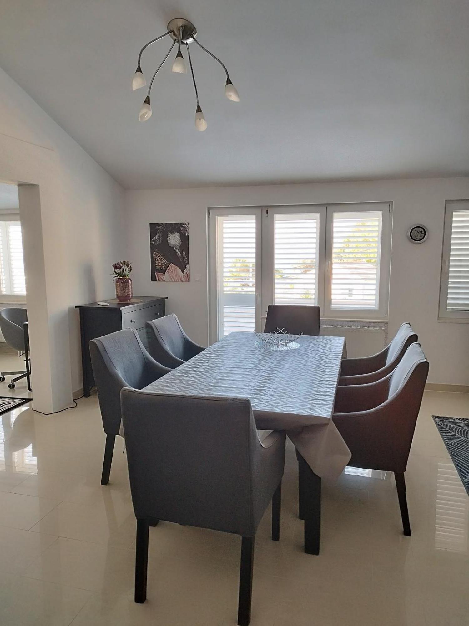 Ferienwohnung Am Sandstrand Omis Bagian luar foto